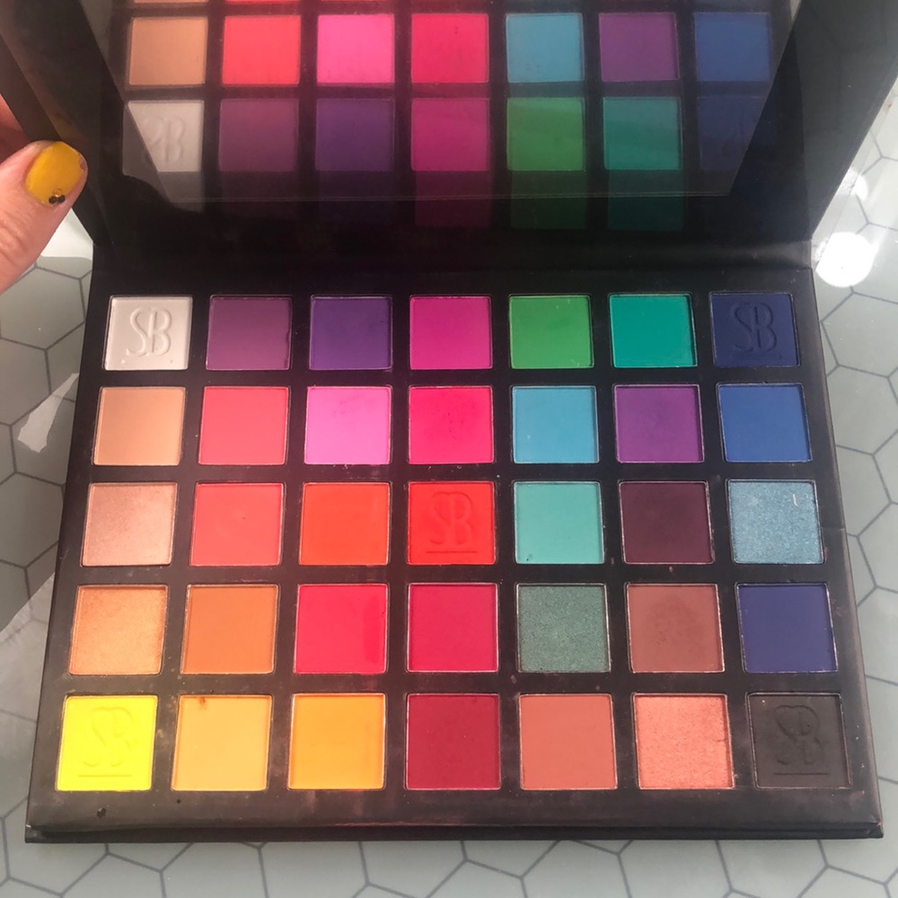 Sample Beauty Paradigm Shift Vol. II palette